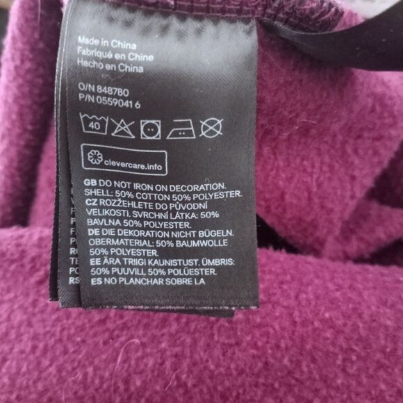 H&M MAROON & BLACK LACE BACK  "NOT AVERAGE" PULLOVER SZ.M EUC - Picture 6 of 7